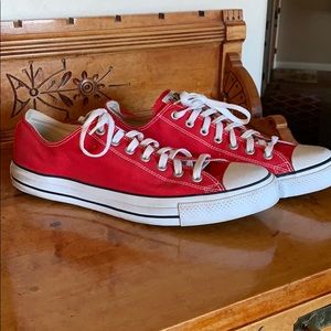 Converse low top chucks